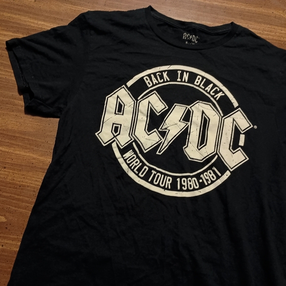 AC/DC T-SHIRT - Small // Rock Band Music Tour T-shirt Tee Shirt ACDC AC-DC Metal - Picture 2 of 6